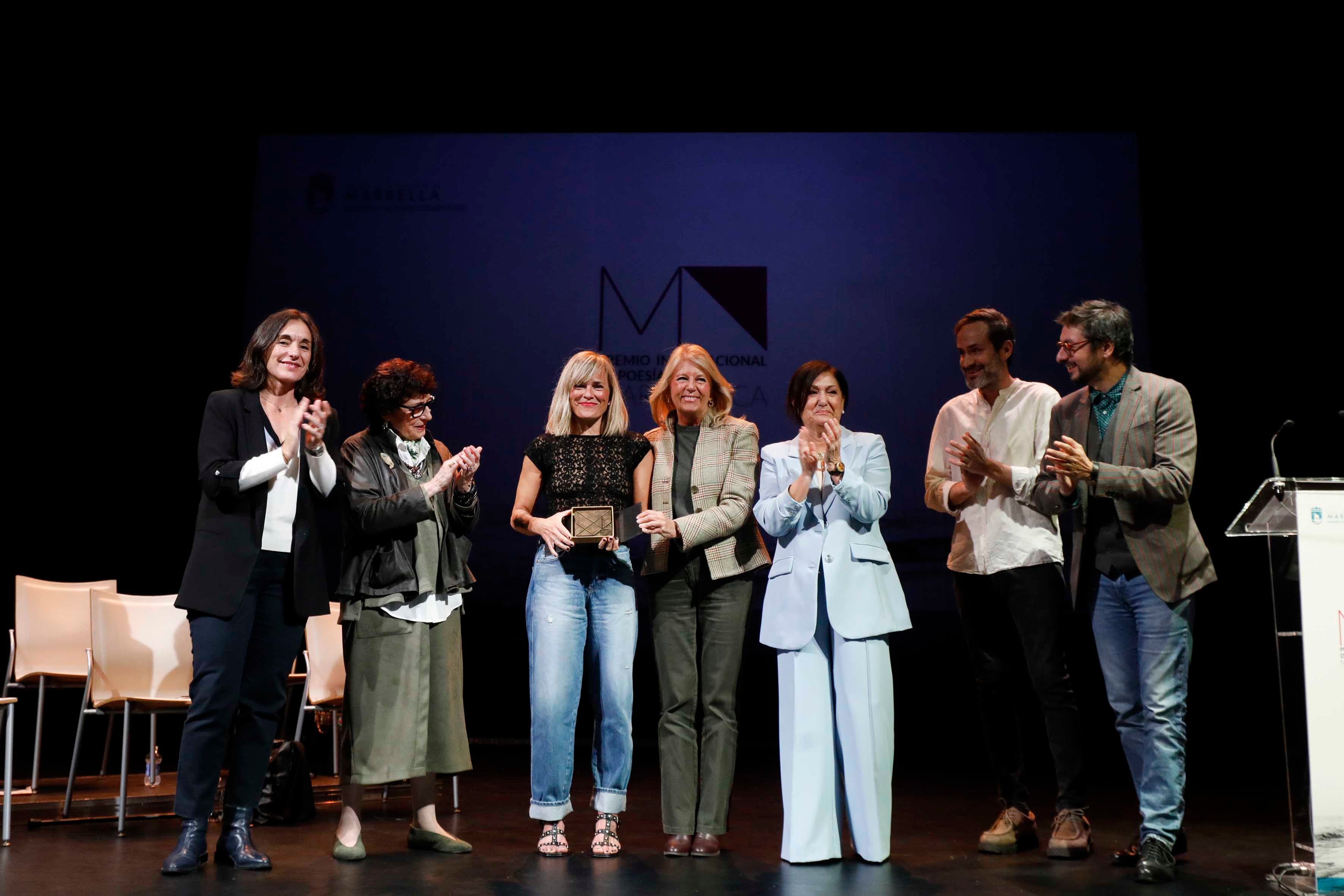 Nadia Fabo, ganadora del II Premio Internacional de Poesía Marpoética Nadia Fabo, ganadora del II Premio Internacional de Poesía Marpoética