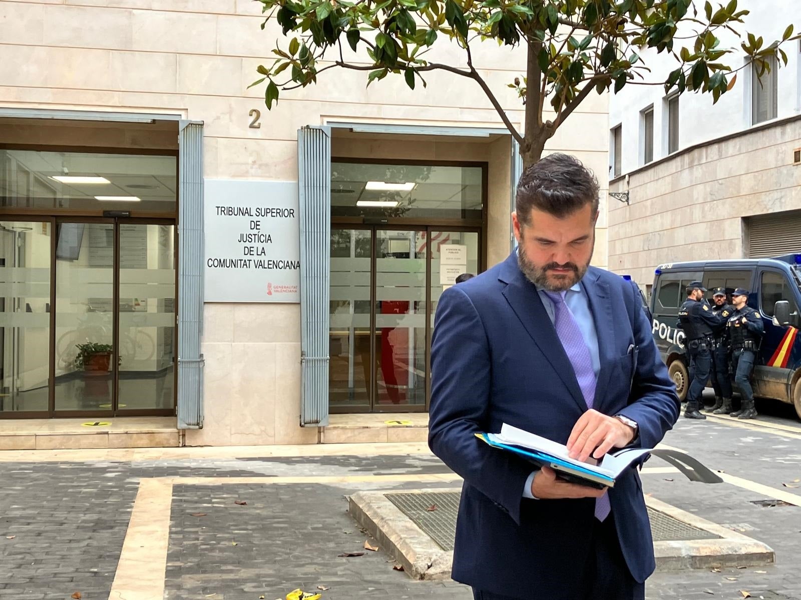 Iustitia Europa pedirá la imputación del presidente del Gobierno porque "existen indicios de responsabilidad penal" Iustitia Europa pedirá la imputación del presidente del Gobierno porque "existen indicios de responsabilidad penal"