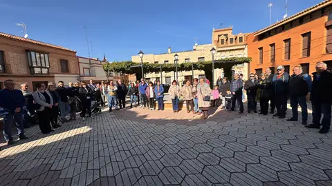 Minuto de silencio que se celebró en Malagón tras el crimen Minuto de silencio que se celebró en Malagón tras el crimen