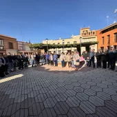 Minuto de silencio que se celebró en Malagón tras el crimen Minuto de silencio que se celebró en Malagón tras el crimen