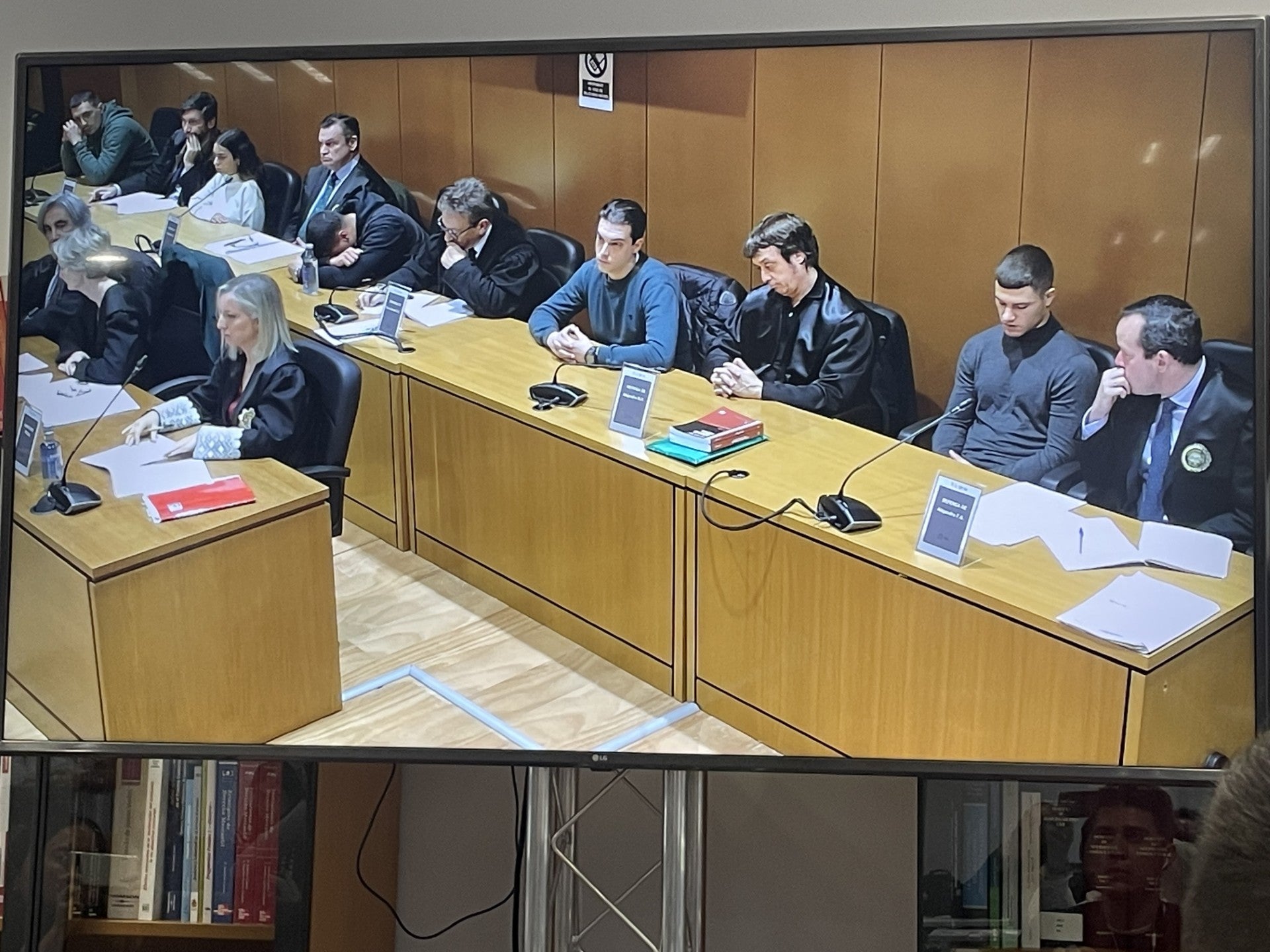 El jurado considera culpables a cuatro de los cinco acusados por el crimen de Samuel Luiz El jurado considera culpables a cuatro de los cinco acusados por el crimen de Samuel Luiz
