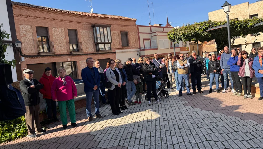 Concentración en la plaza del Ayuntamiento Concentración en la plaza del Ayuntamiento