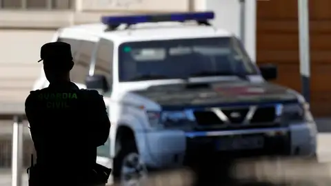 Agente de la Guardia Civil. Agente de la Guardia Civil.