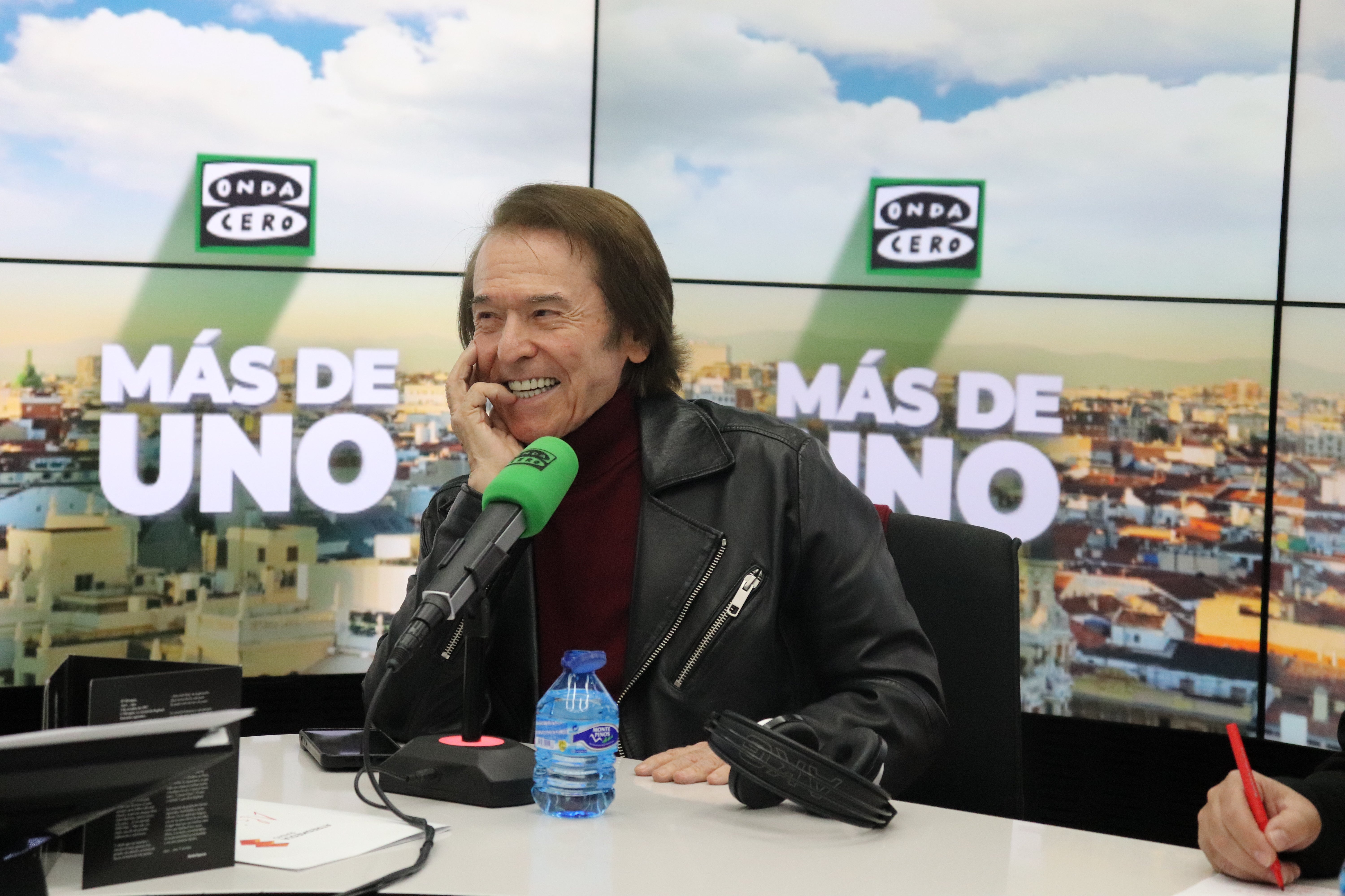 Raphael: "El disco es un homenaje a la canción francesa y a Piaf, que ha sido mi ídolo toda la vida"