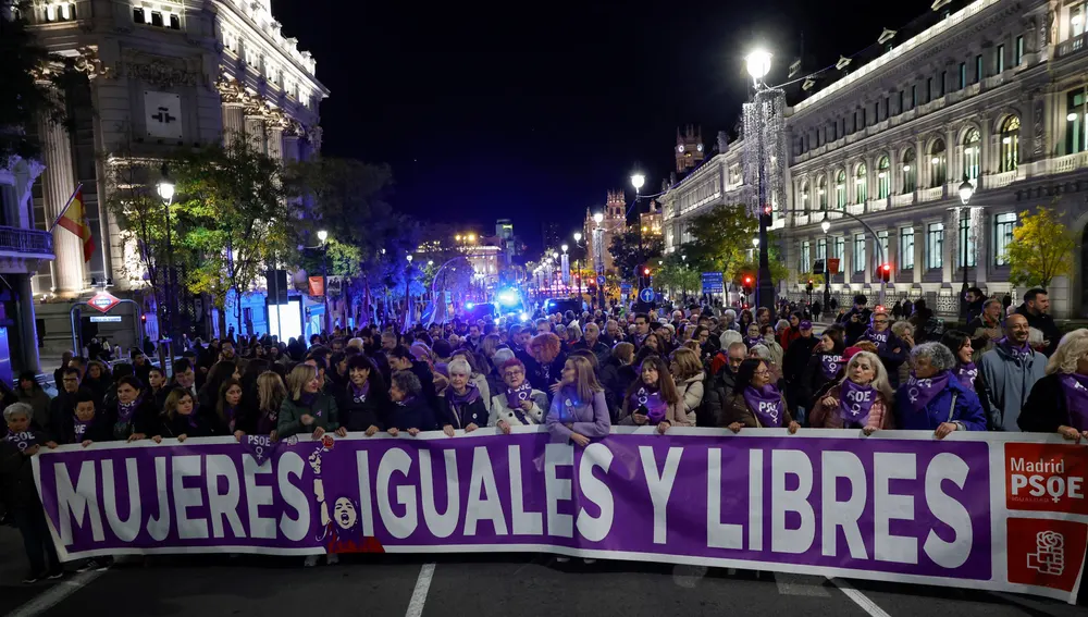 La Comisión del 8M utiliza a Errejón para reivindicar la unión de las mujeres en la denuncia de las violencias machistas La Comisión del 8M utiliza a Errejón para reivindicar la unión de las mujeres en la denuncia de las violencias machistas