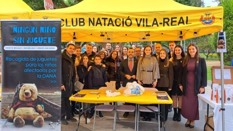 La campaña ' Ningu niño sin juguete' participó en la feria de Santa Catalina. 