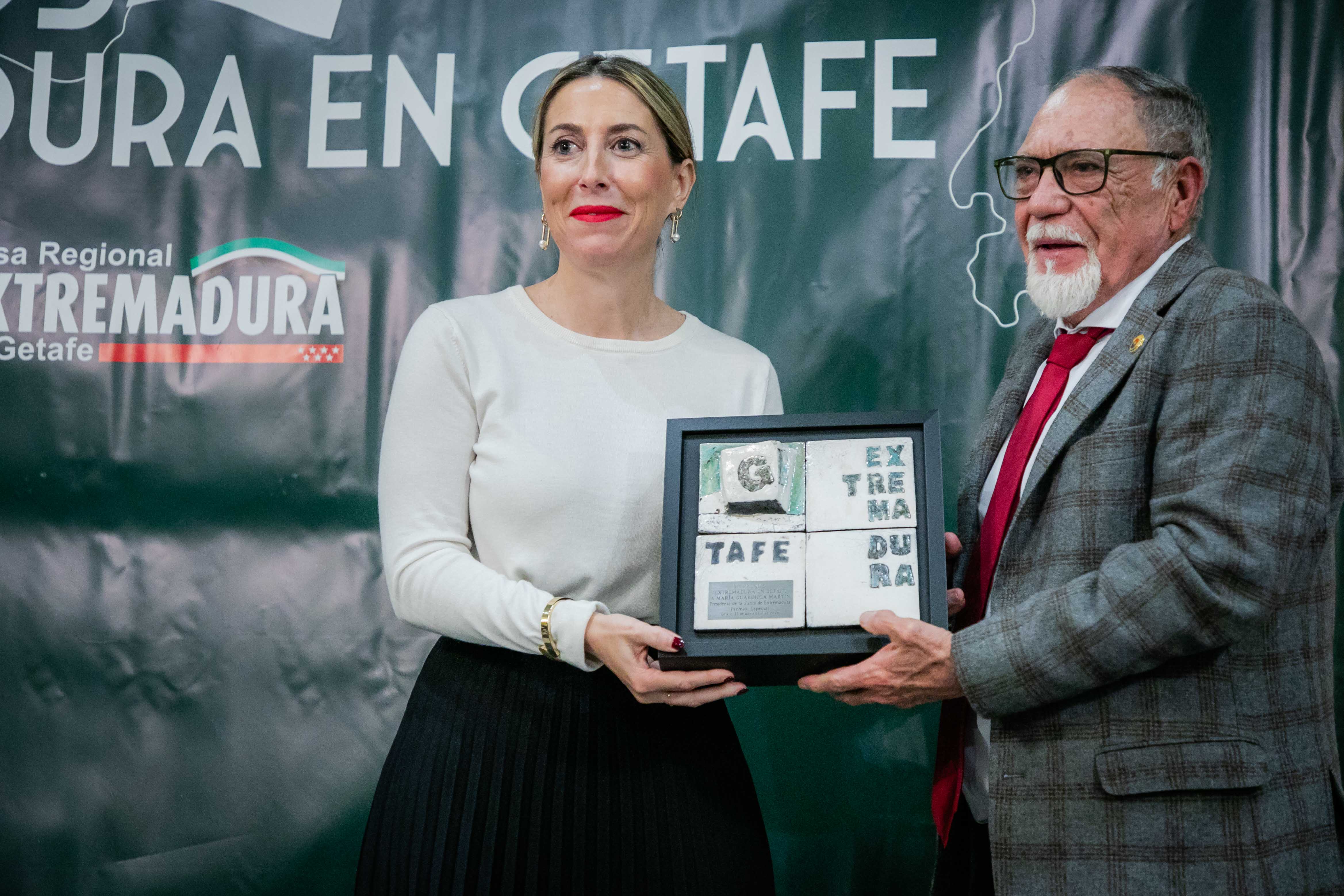 María Guardiola recibe el 'Premio Especial' de la Casa Regional de Extremadura en Getafe María Guardiola recibe el 'Premio Especial' de la Casa Regional de Extremadura en Getafe