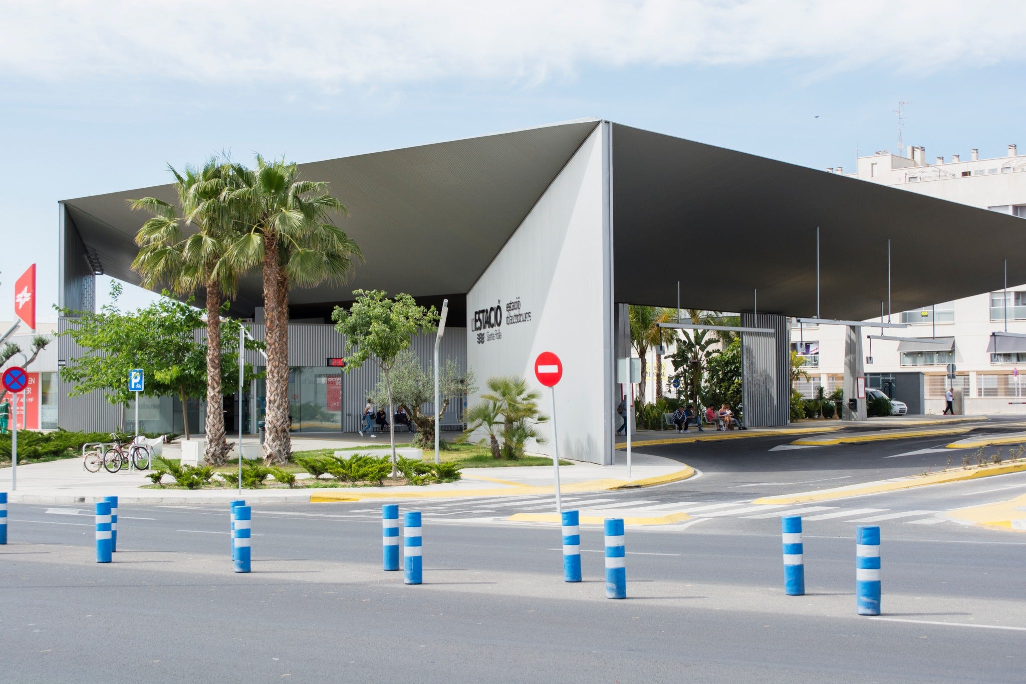 Santa Pola articula ayudas de transporte de 100 euros para alumnos que cursan estudios fuera de la localidad Santa Pola articula ayudas de transporte de 100 euros para alumnos que cursan estudios fuera de la localidad
