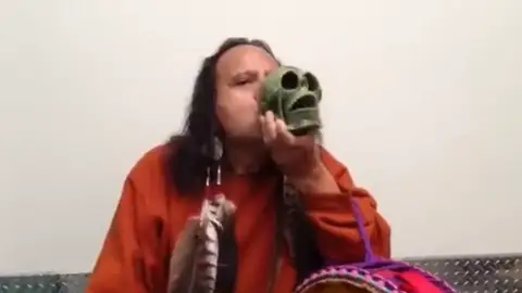 Silbato azteca de muerte Silbato azteca de muerte