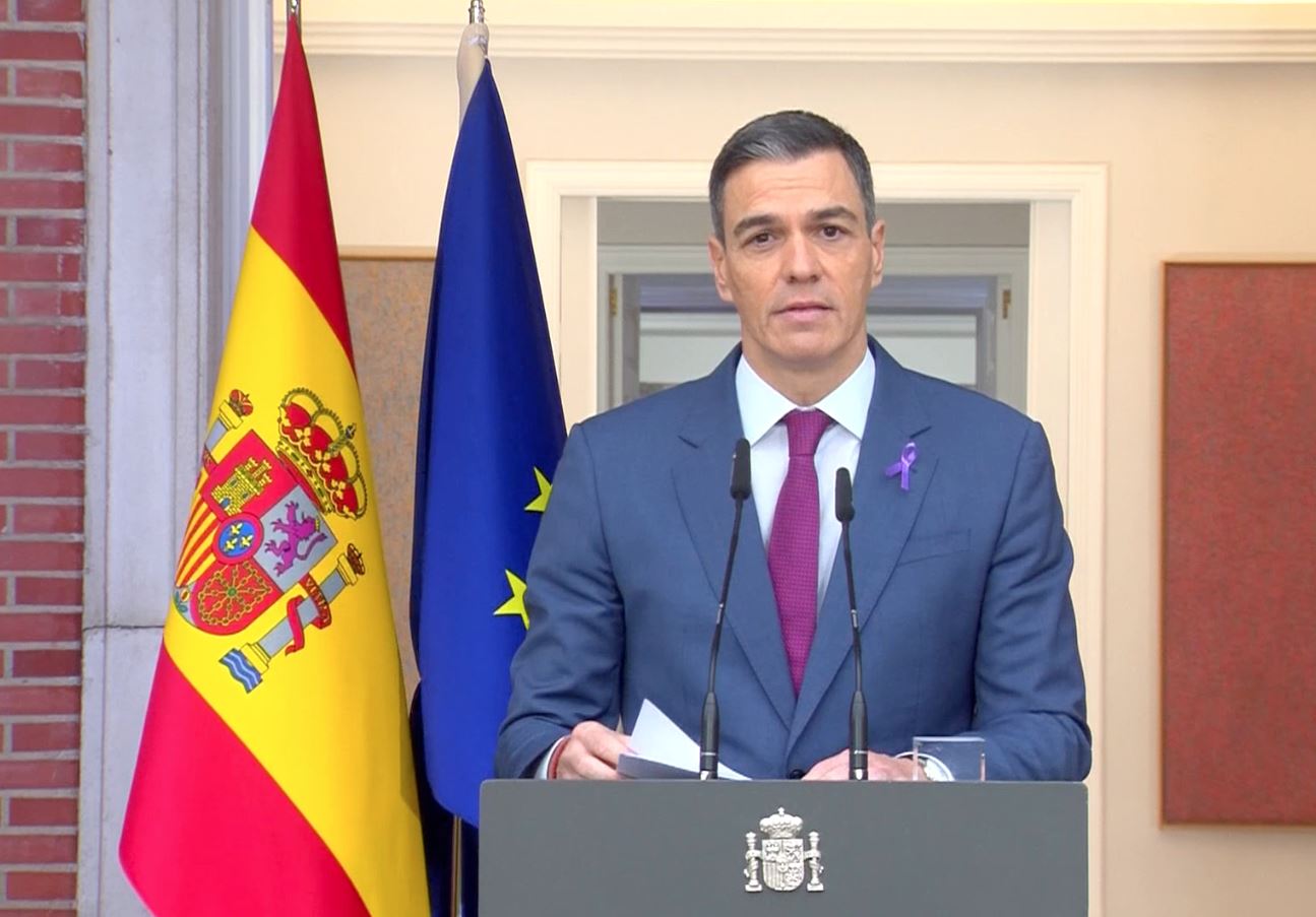 Sánchez ensalza la figura de Teresa Ribera y dice que su nombramiento se ha hecho "superando infundios" Sánchez ensalza la figura de Teresa Ribera y dice que su nombramiento se ha hecho "superando infundios"