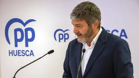 El PP de Huesca acusa al PSOE de conceder subvenciones a dedo "a sus élites" El PP de Huesca acusa al PSOE de conceder subvenciones a dedo "a sus élites"