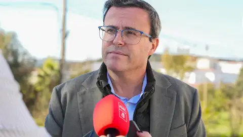 Gallardo lamenta que los "socios preferentes" de Guardiola impidan un texto unánime contra la violencia machista Gallardo lamenta que los "socios preferentes" de Guardiola impidan un texto unánime contra la violencia machista