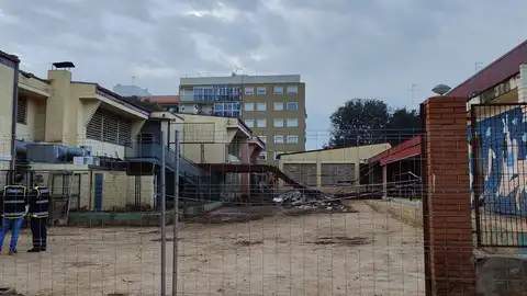 Estado del CEIP Lluís Vives de Massanassa tras el derrumbe que ha provocado un fallecimiento y una persona herida Estado del CEIP Lluís Vives de Massanassa tras el derrumbe que ha provocado un fallecimiento y una persona herida