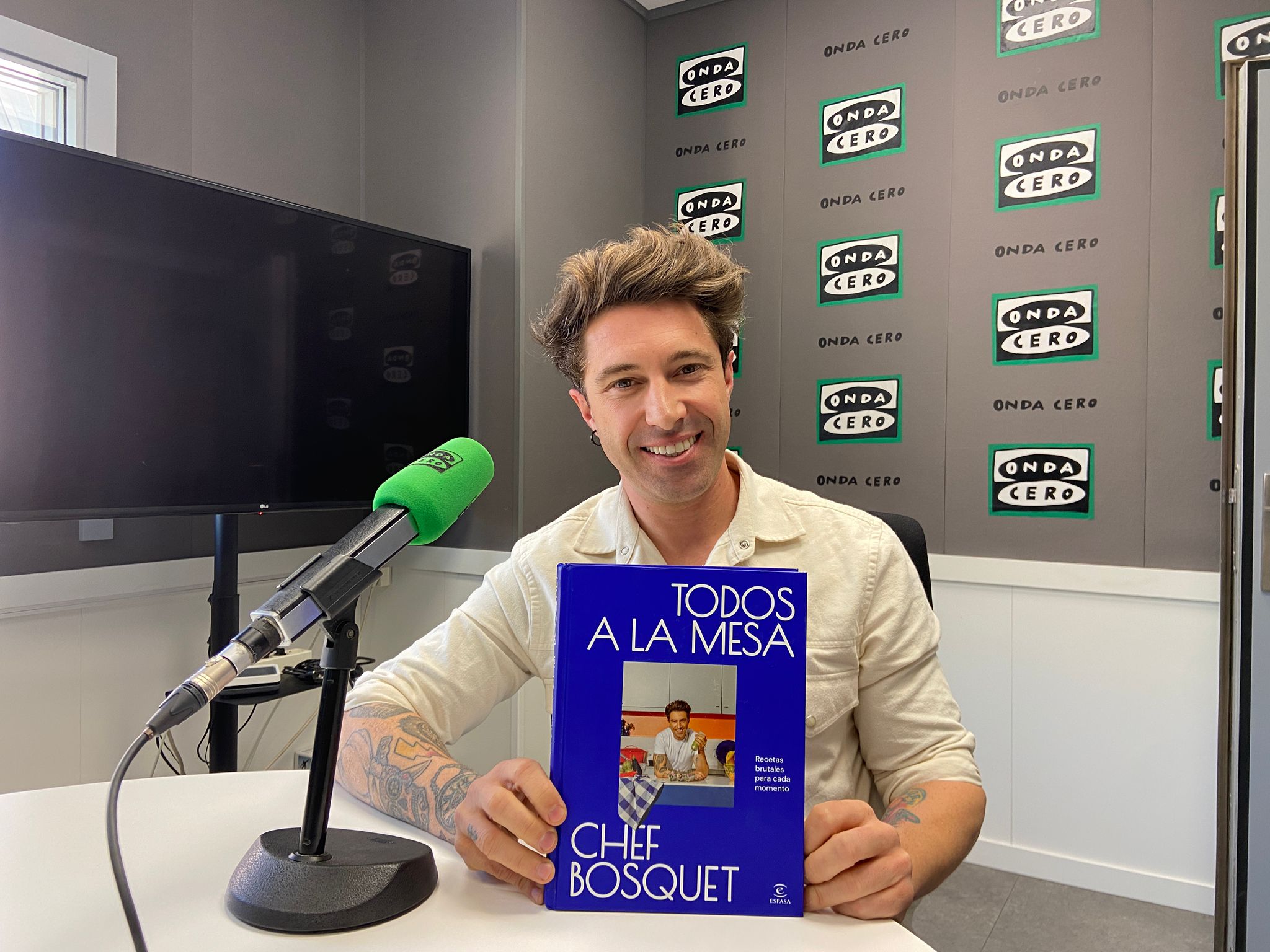 Chef Bosquet publica su cuarto libro: 'Todos a la mesa' Chef Bosquet publica su cuarto libro: 'Todos a la mesa'