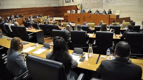Un estudio indica que la Asamblea de Extremadura es el parlamento regional con mayor eficacia legislativa del país Un estudio indica que la Asamblea de Extremadura es el parlamento regional con mayor eficacia legislativa del país