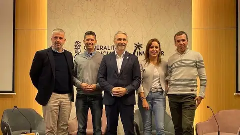 De izquierda a derecha, Pedro Luis Pérez (CEO de SoftMe), Fede Fuster, Jose Manuel Camarero, Mayte García y Jodi Sanjuan De izquierda a derecha, Pedro Luis Pérez (CEO de SoftMe), Fede Fuster, Jose Manuel Camarero, Mayte García y Jodi Sanjuan
