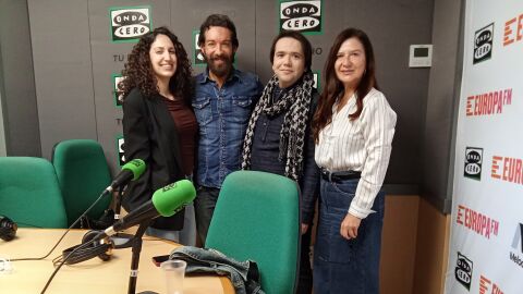 Actores y director de 'Popeye, el musical' en los estudios de Onda Cero