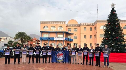 Polic&iacute;as locales de la comarca, unidos en la campa&ntilde;a de juguetes por la DANA