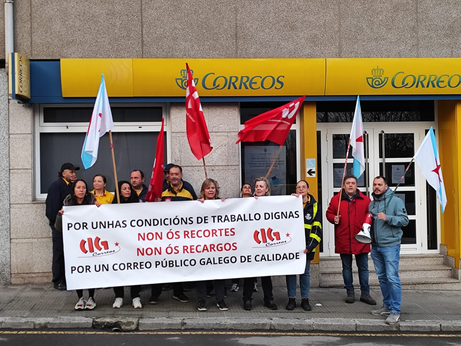 Comisiones Obreras estudia protestas e incluso una huelga para denunciar la bajada de personal en Correos Comisiones Obreras estudia protestas e incluso una huelga para denunciar la bajada de personal en Correos