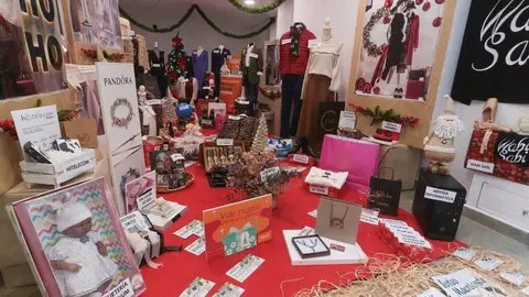 Comerciantes de Mérida sortean una cesta valorada en 4.000 euros para incentivar las ventas en Navidad Comerciantes de Mérida sortean una cesta valorada en 4.000 euros para incentivar las ventas en Navidad