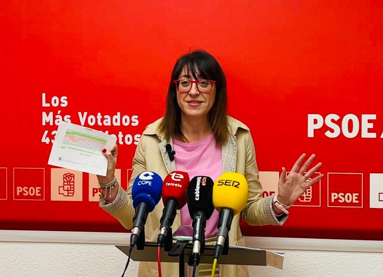 El PSOE de Elche sigue desmenuzando el gasto de PP y Vox sin contrato: más de 320.000 euros desde septiembre El PSOE de Elche sigue desmenuzando el gasto de PP y Vox sin contrato: más de 320.000 euros desde septiembre