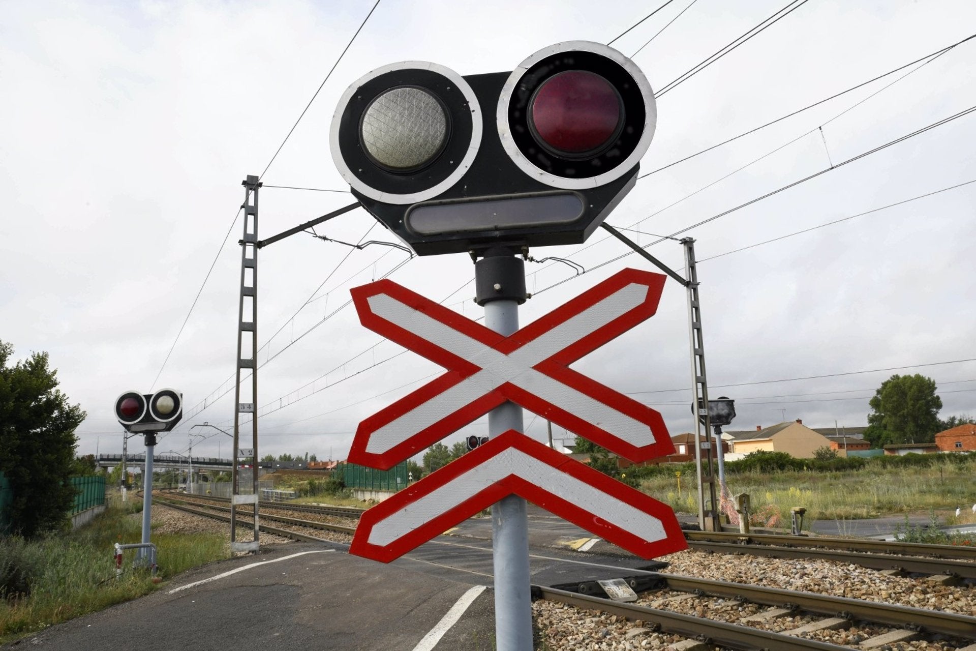 Adif adjudica la mejora de la protección de 11 pasos a nivel en la provincia de Badajoz por 4 millones de euros Adif adjudica la mejora de la protección de 11 pasos a nivel en la provincia de Badajoz por 4 millones de euros