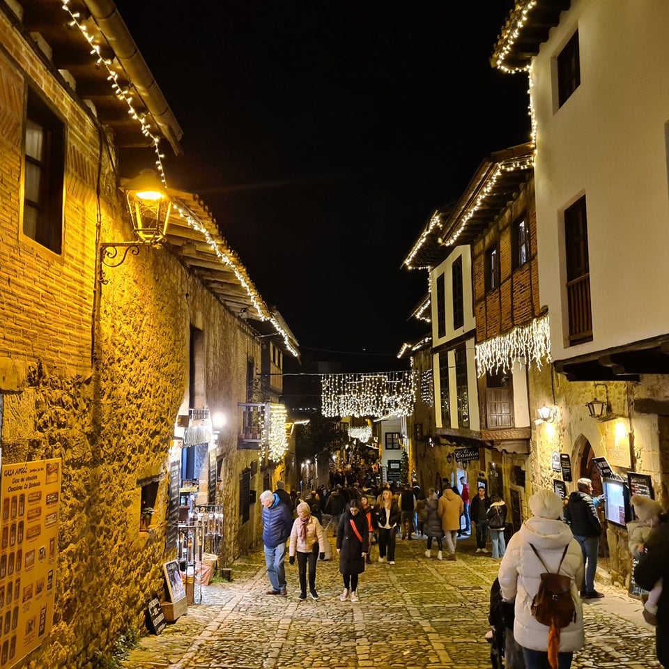 Cuándo se encienden las luces de Navidad en Santillana del Mar 2024: 500.000 bombillas y "muchas sorpresas" Cuándo se encienden las luces de Navidad en Santillana del Mar 2024: 500.000 bombillas y "muchas sorpresas"