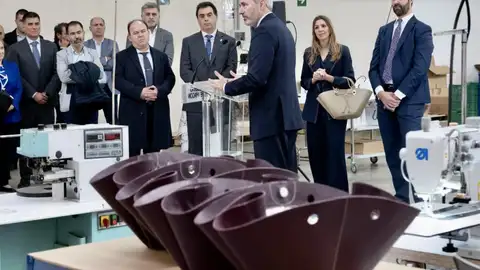 El presidente Azcón ha visitado las instalaciones de la empresa El presidente Azcón ha visitado las instalaciones de la empresa