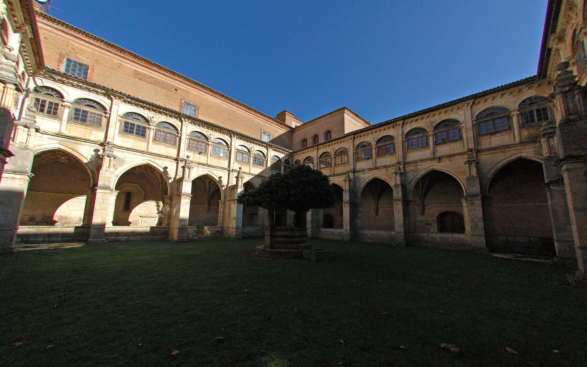 Diputación de Palencia estará en París para apoyar la candidatura de los sitios cluniacenses como Patrimonio Mundial de la UNESCO Diputación de Palencia estará en París para apoyar la candidatura de los sitios cluniacenses como Patrimonio Mundial de la UNESCO