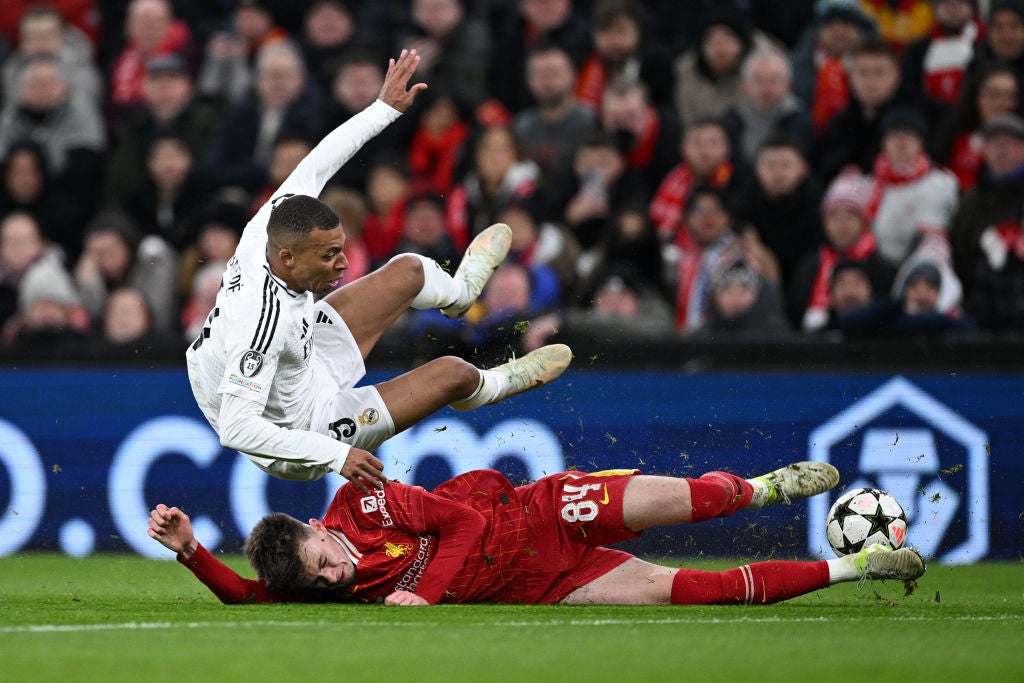 El Real Madrid se la pega en Anfield El Real Madrid se la pega en Anfield