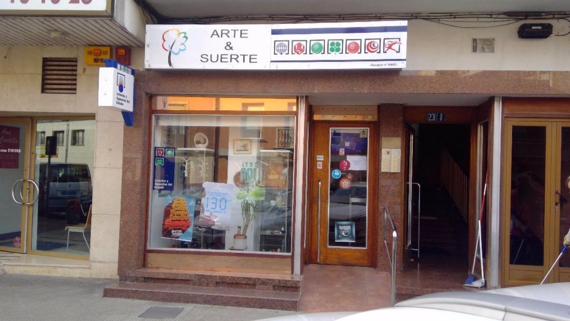 El millón de euros del sorteo de Euromillones cae en los Corrales de Buelna El millón de euros del sorteo de Euromillones cae en los Corrales de Buelna