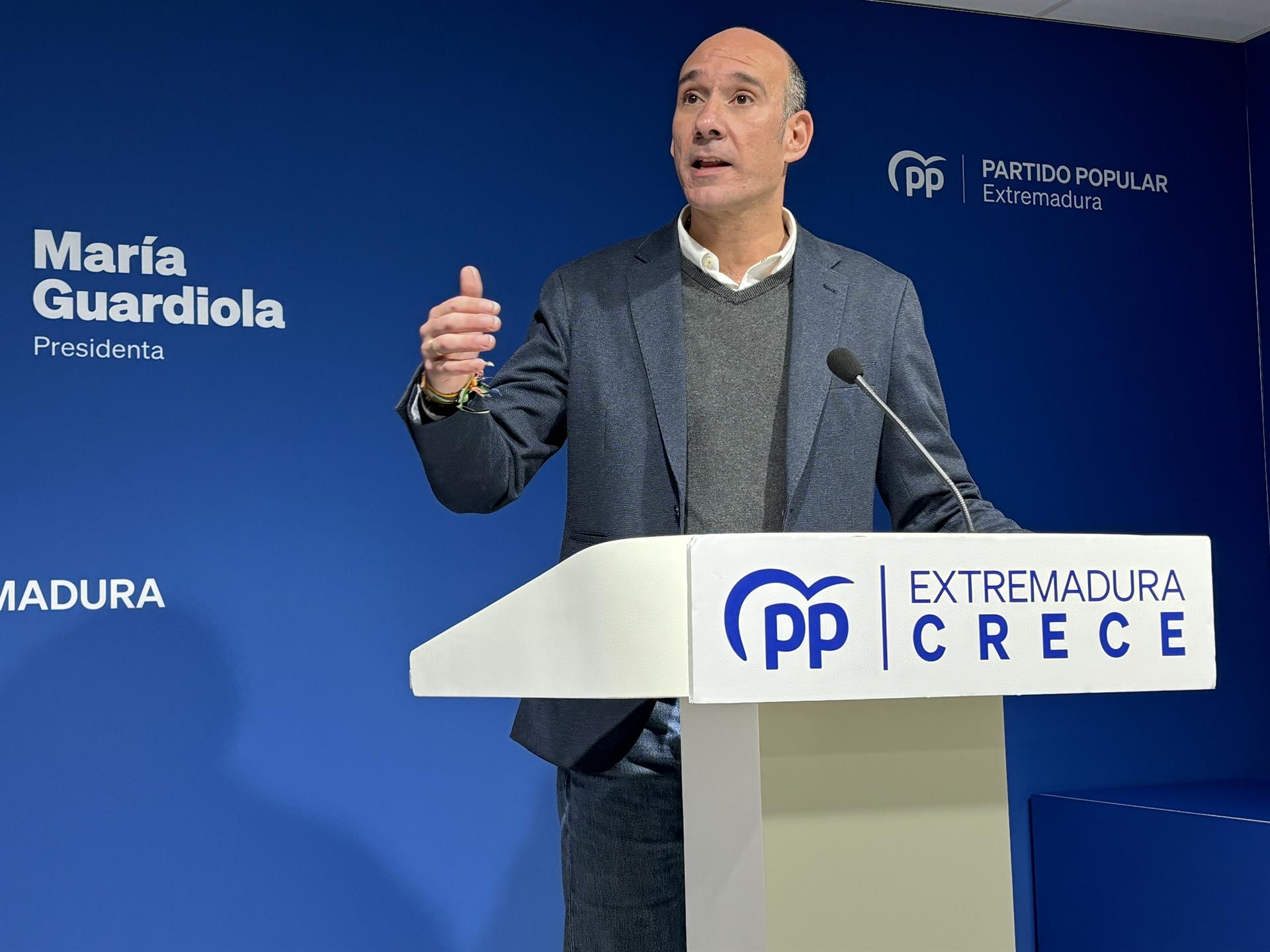 El PP dice que el PSOE registra la enmienda a la totalidad para "intentar apuntalar" las primarias de Gallardo El PP dice que el PSOE registra la enmienda a la totalidad para "intentar apuntalar" las primarias de Gallardo