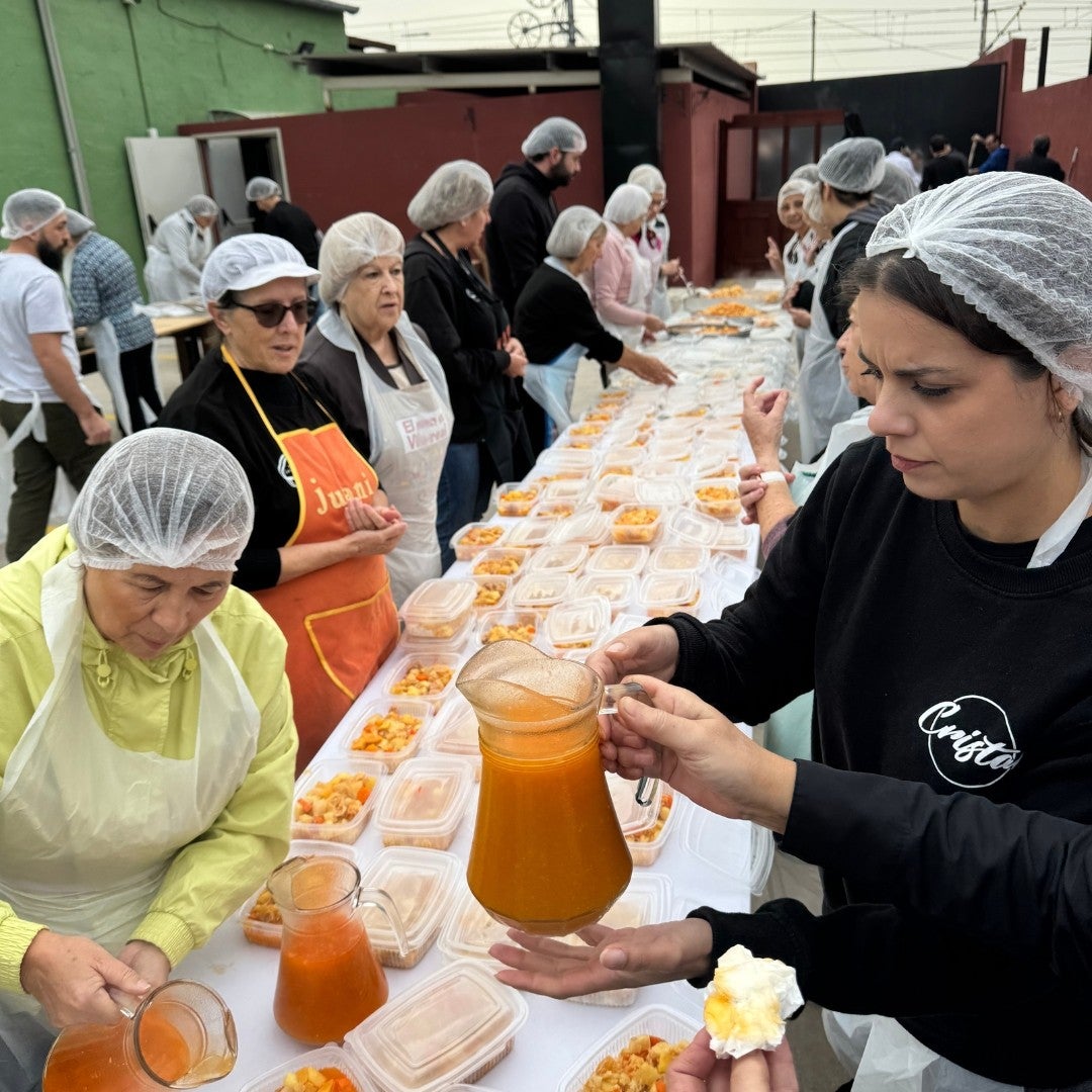Los hosteleros de Vila-real elaboran 1.000 raciones de olla de la Plana para Catarroja Los hosteleros de Vila-real elaboran 1.000 raciones de olla de la Plana para Catarroja