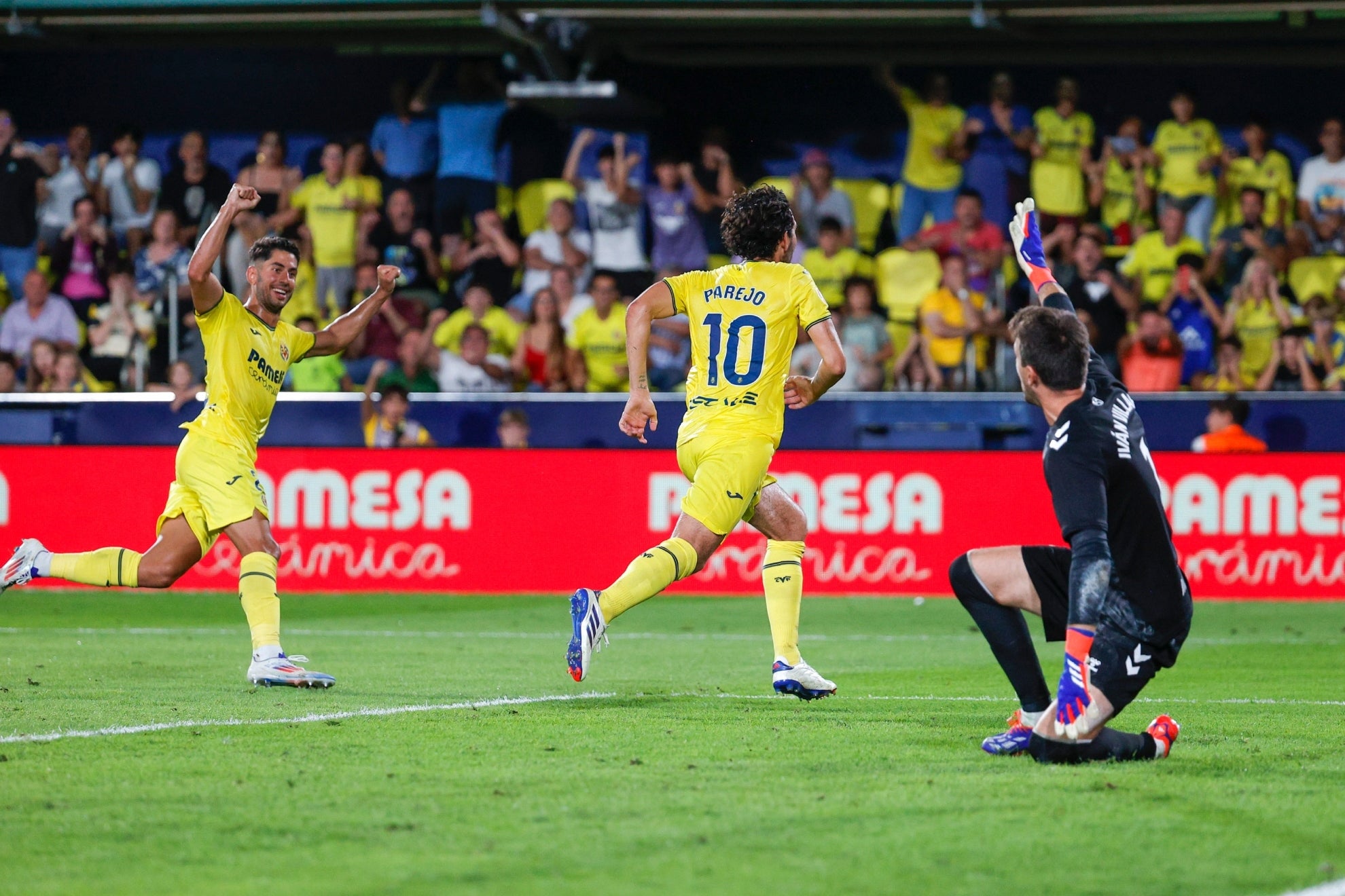 El "casting" amarillo para sustituir a Parejo El "casting" amarillo para sustituir a Parejo