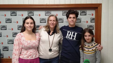 Blanca, Patricia, Fernando y Luc&iacute;a, de Coro Javalon