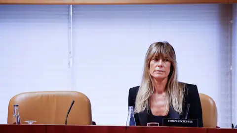 Begoña Gómez, esposa del presidente del gobierno Pedro Sánchez, en la comisión de investigación impulsada por el PP. Begoña Gómez, esposa del presidente del gobierno Pedro Sánchez, en la comisión de investigación impulsada por el PP.