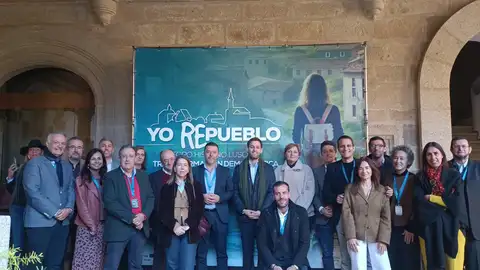 Alcántara debate de Desafío Demográfico para afrontar retos comunes y repoblar territorios transfronterizos en Extremadura y Portugal Alcántara debate de Desafío Demográfico para afrontar retos comunes y repoblar territorios transfronterizos en Extremadura y Portugal