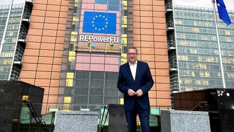 Toni Pérez, alcalde de Benidorm, defendiendo la candidatura en Bruselas Toni Pérez, alcalde de Benidorm, defendiendo la candidatura en Bruselas