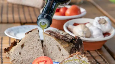 La Brújula de la Economía: Lo que no sabes del aceite de oliva La Brújula de la Economía: Lo que no sabes del aceite de oliva