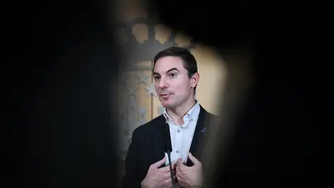 Imagen de archivo de Juan Lobato durante una comparecencia ante los medios Las 30 horas en las que Lobato tomó la decisión de dimitir: "Ha habido una presión sobre los cargos medios del PSOE"