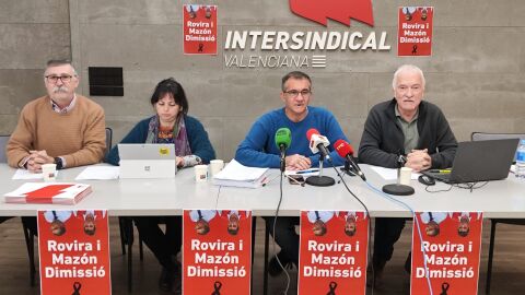 De izquierda a derecha, Gabriel Alemany, Beatriu Cardona, Marc Candela y Joan Miquel Tom&agrave;s, del Sindicat de l'Ensenyament STEPV