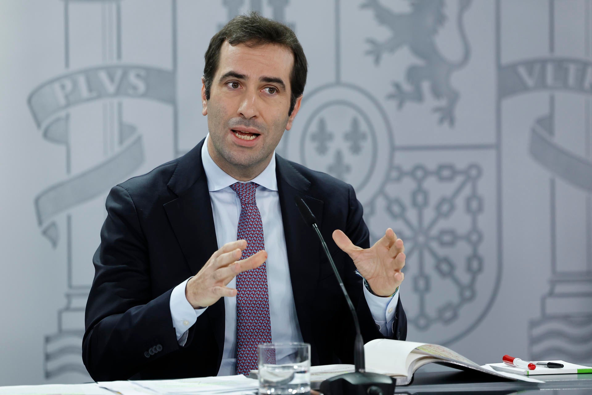 Carlos Cuerpo prevé que el impacto de la DANA restará una décima al crecimiento del PIB del cuarto trimestre Carlos Cuerpo prevé que el impacto de la DANA restará una décima al crecimiento del PIB del cuarto trimestre