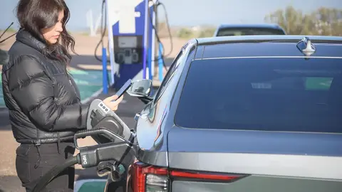 La nueva estación de carga de vehículos eléctricos en la A66 es la de mayor potencia de la región La nueva estación de carga de vehículos eléctricos en la A66 es la de mayor potencia de la región