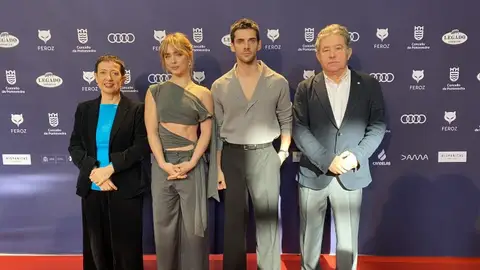 La película 'Casa en flames' y la serie 'Querer' se convierten en las nominaciones favoritas de los Feroz 2025 En el acto también han participado el alcalde de la ciudad, Miguel Anxo Fernández Lores, y la presidenta de la Asociación de Informadores Cinematográficos de España (AICE), María Guerra además de los actores Clara Galle y Álvaro Rico