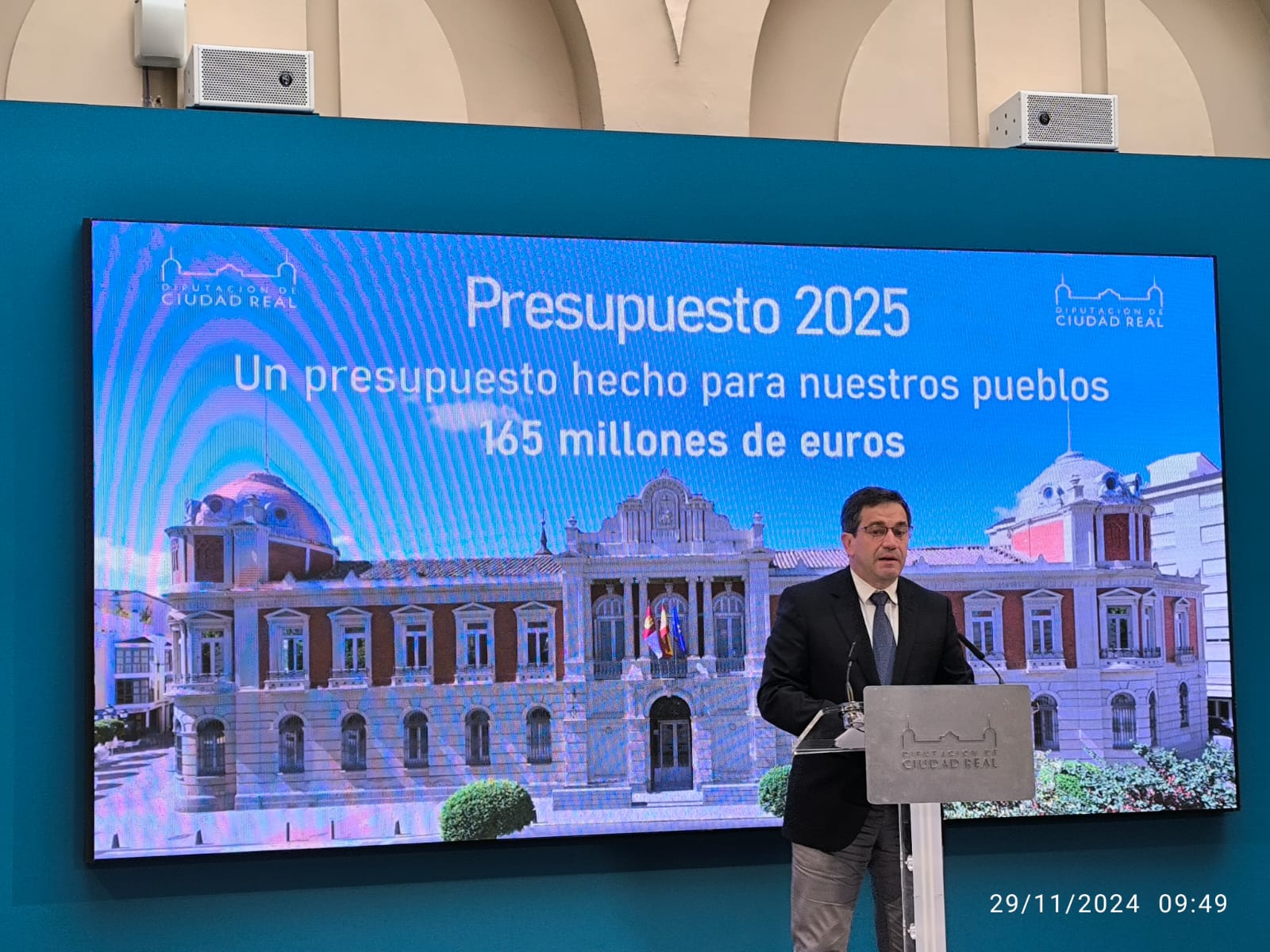 Diputación de Ciudad Real presenta un presupuesto "histórico" de 165 millones de euros, con 7 millones para un plan de empleo propio Diputación de Ciudad Real presenta un presupuesto "histórico" de 165 millones de euros, con 7 millones para un plan de empleo propio
