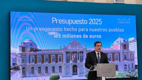 Miguel &Aacute;ngel Valverde durante la presentaci&oacute;n de los presupuestos