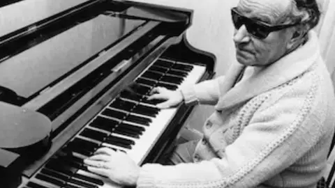 Sagunto presenta las actividades programadas con motivo del Año Joaquín Rodrigo 2024-2025 Sagunto presenta las actividades programadas con motivo del Año Joaquín Rodrigo 2024-2025