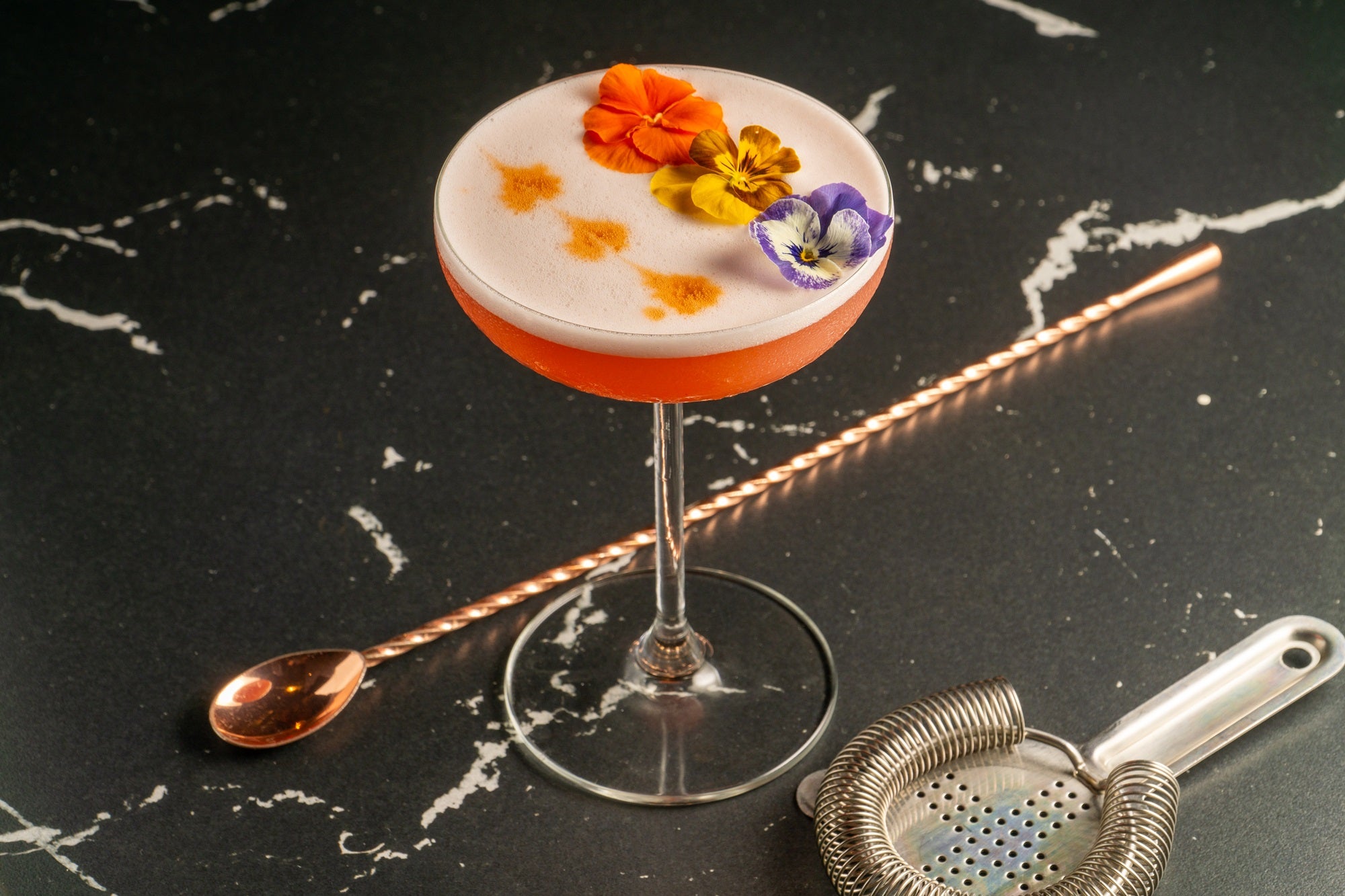 El auténtico pisco chileno seduce a los 'bartenders' de la capital: 12 coctelerías para probar este licor andino El auténtico pisco chileno seduce a los 'bartenders' de la capital: 12 coctelerías para probar este licor andino