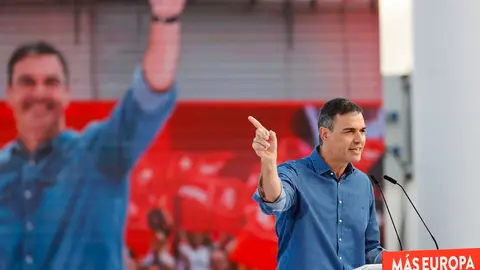 Imagen de archivo del presidente del Gobierno y líder del PSOE, Pedro Sánchez, durante un acto socialista Del 40º al 41º: todo lo que ha cambiado en el PSOE desde el último Congreso Federal