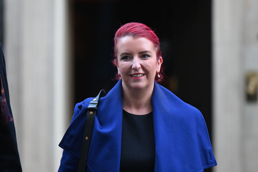 Dimite la ministra de Transportes británica por un delito de falso testimonio a la Policía Dimite la ministra de Transportes británica por un delito de falso testimonio a la Policía